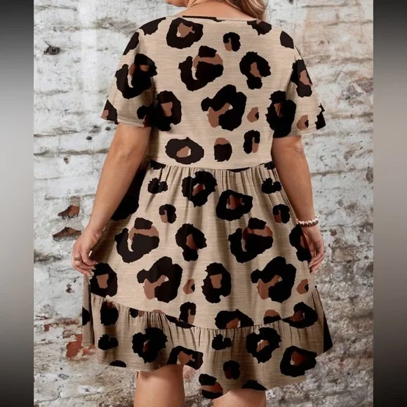 Plus Size Leopard Print Short Sleeve Dress - Picture 6 of 6